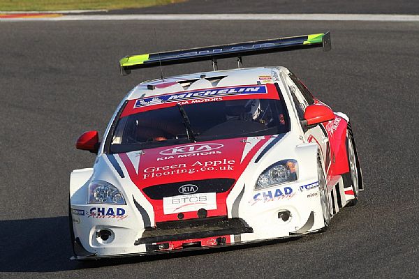 Peu de Silhouettes au départ du BRCC pour l'instant, mais Chad Racing a décidé de jouer le jeu avec sa Kia Pro_Cee'd... Photo Jacques Letihon
