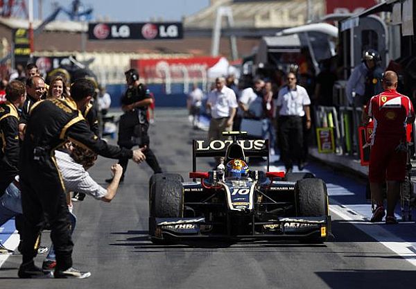 Deuxième victoire en GP2 Series pour le Mexicain Esteban Gutierrez, une fois encore sur le circuit urbain de Valencia... Photo www.gp2series.com