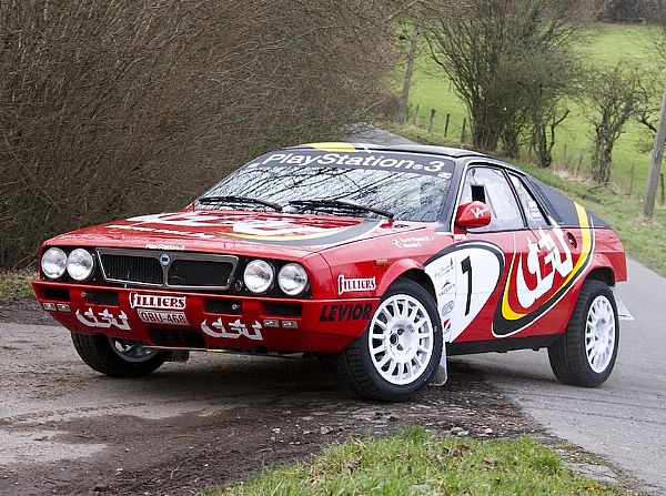 Equipées de pneus neige, quelles que soient les conditions, la Lancia Beta Monte-Carlo de 'Vande' et Marnette en devient une arme redoutable... Photo Fabrice Denoz - www.fun-pictures.be