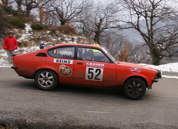 Meilleure performance dans la première ZR du jour pour Lareppe et Lambert, particulièrement en forme avant la dernière longue ligne droite du Monte-Carlo Historique... Photo Eddy Coppée
