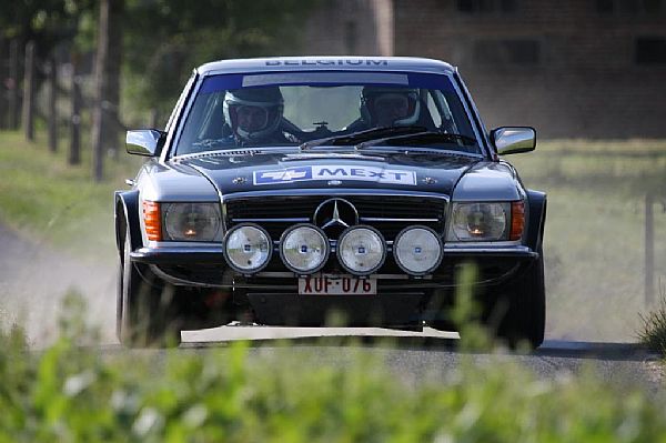 Le vétéran suédois Bjorn Waldegard va reprendre le volant d'une Mercedes 500 SLC à l'occasion de l'Ypres Historic Rally... Photo www.silver-arrows.com