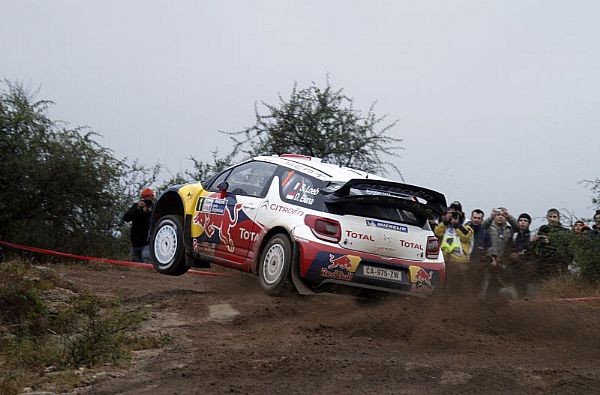 Sébastien Loeb a profité des malheurs de Petter Solberg pour prendre les rênes du Rallye d'Argentine... Photo Citroën Racing