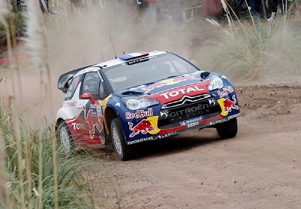 Sauf coup du sort, Sébastien Loeb sait qu'il va gagner en Argentine... Photo Citroën Racing