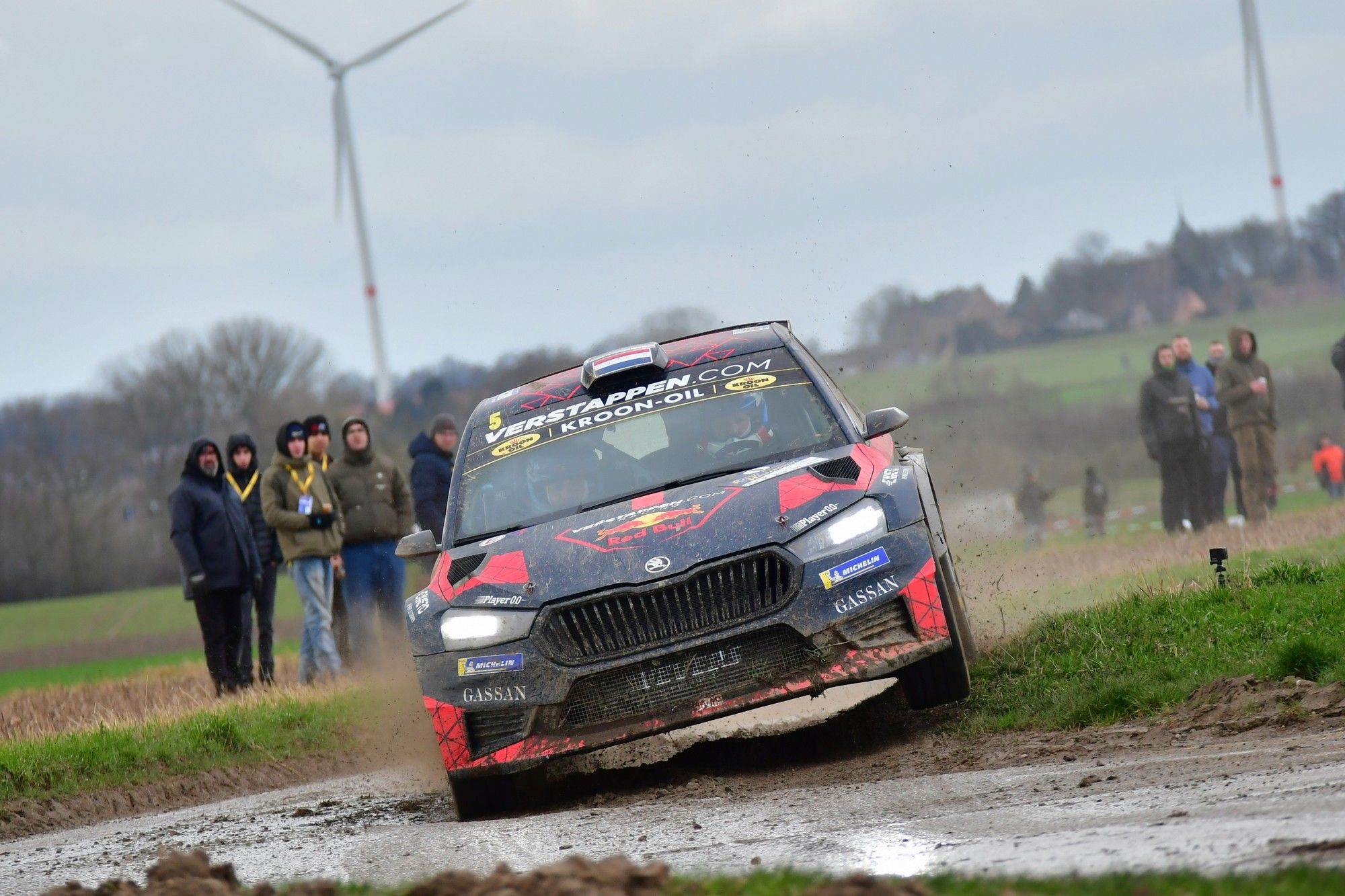 Verstappen et Jamoul sur la terre du Pays de Galles