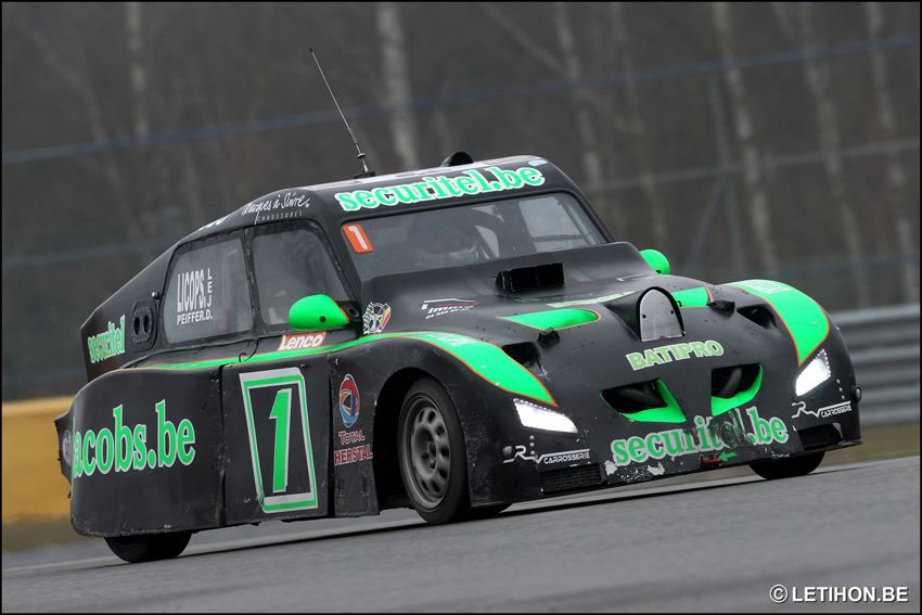 Lcv2 Racing 2CV Racing Cup : JMCE Racing 1 défait l'armada BNLL à Spa